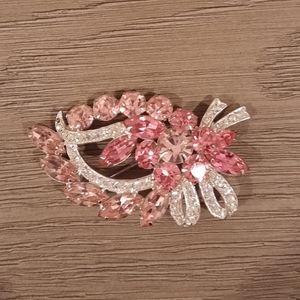 Vintage- Eisenberg Ice- Layered Floral two-tone Pink Crystal & Diamanté Brooch